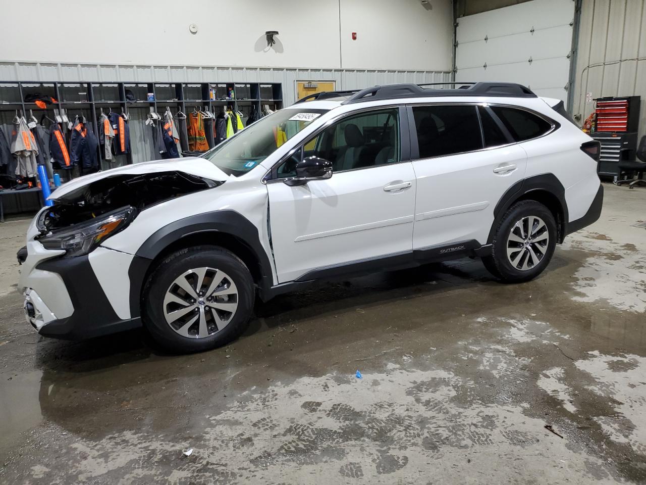 Salvage Subaru Outback Image