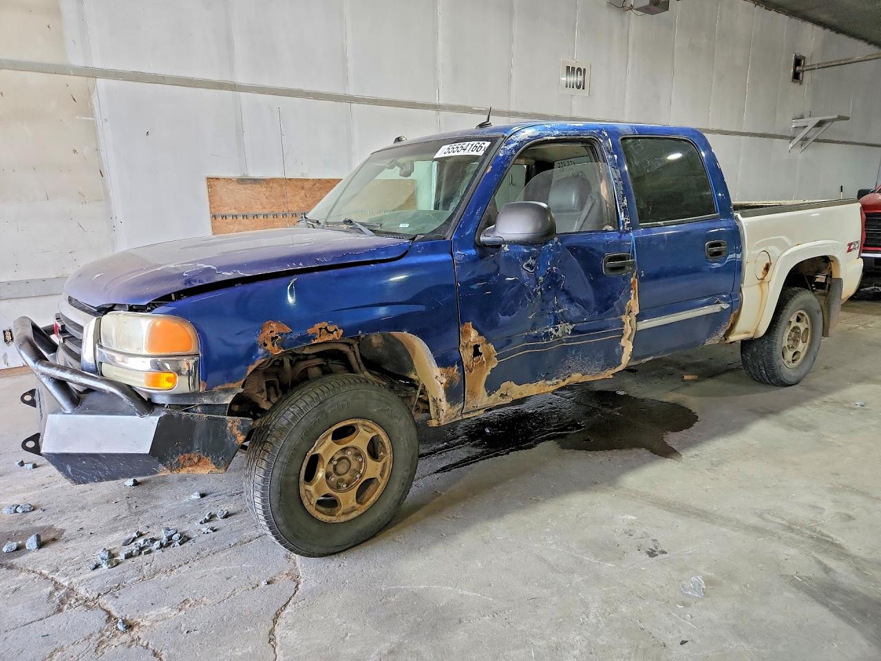 Salvage GMC Sierra Image