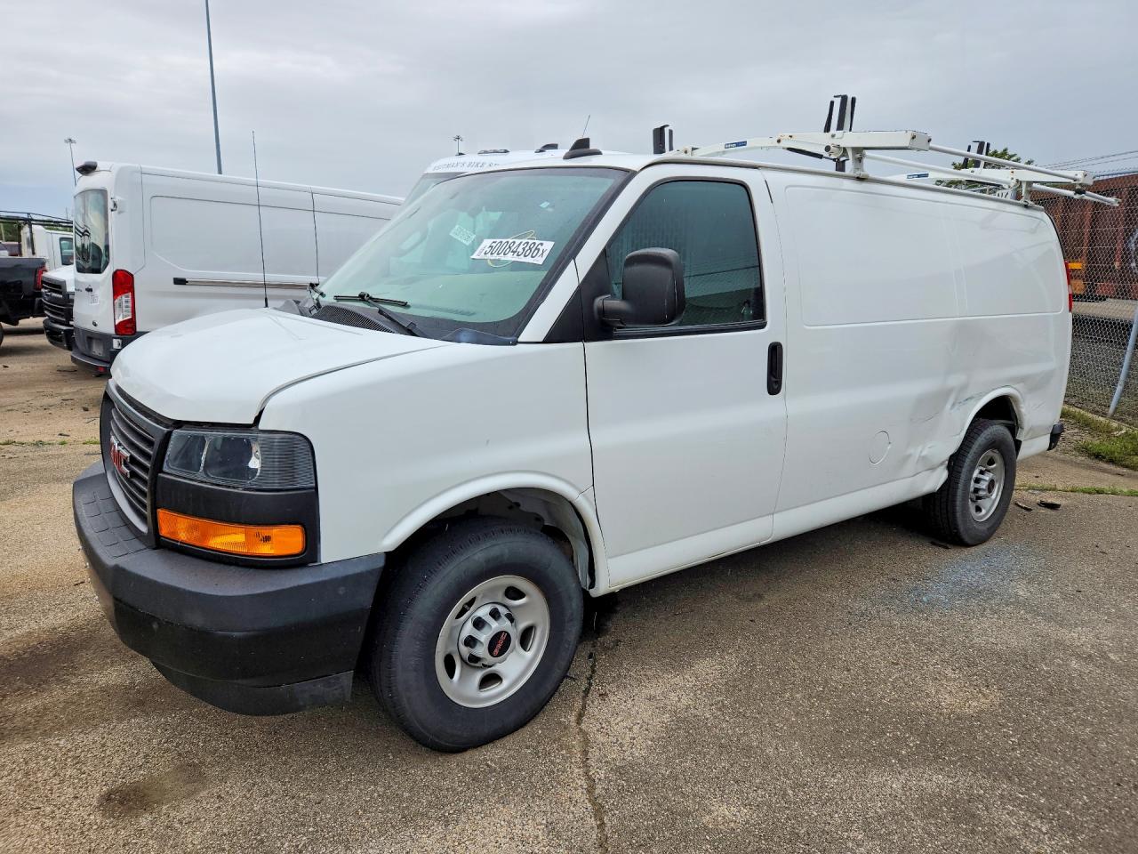 Salvage GMC Savana Image
