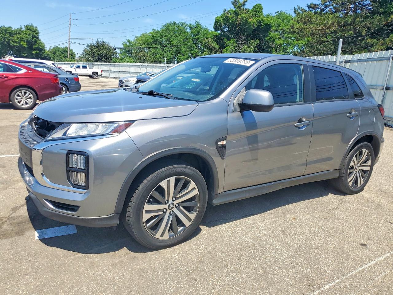 Salvage Mitsubishi Outlander Image