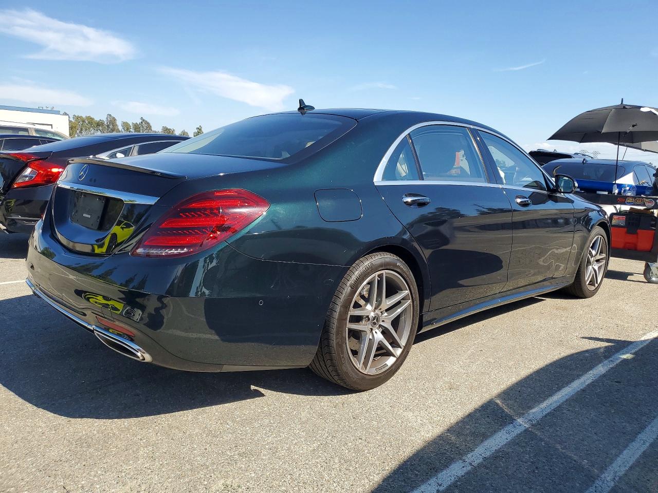 Mercedes-Benz S-Class 560