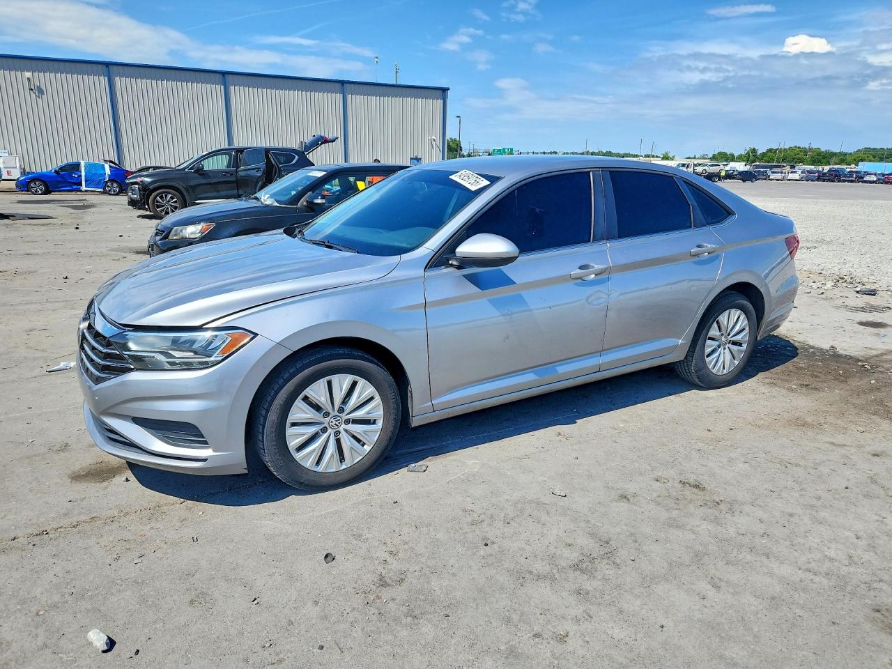 Salvage Volkswagen Jetta Image