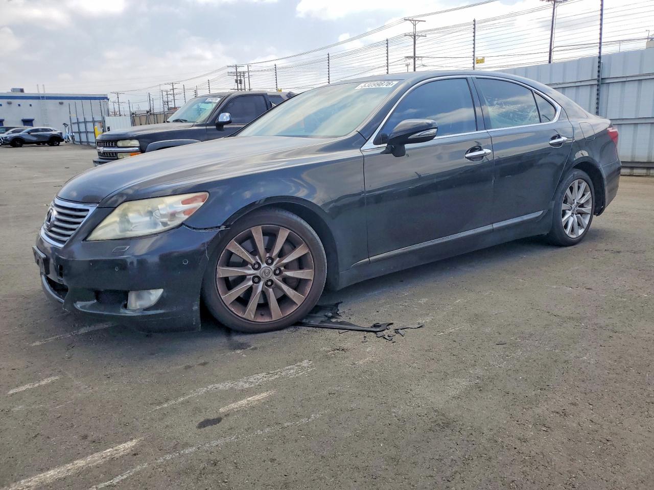 Salvage Lexus LS Image