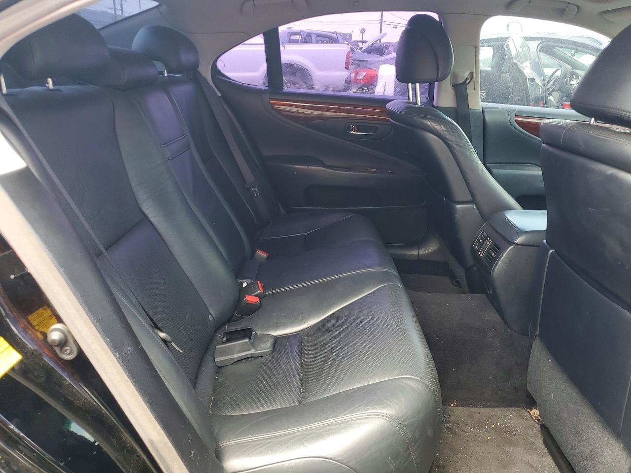 Lexus LS 460