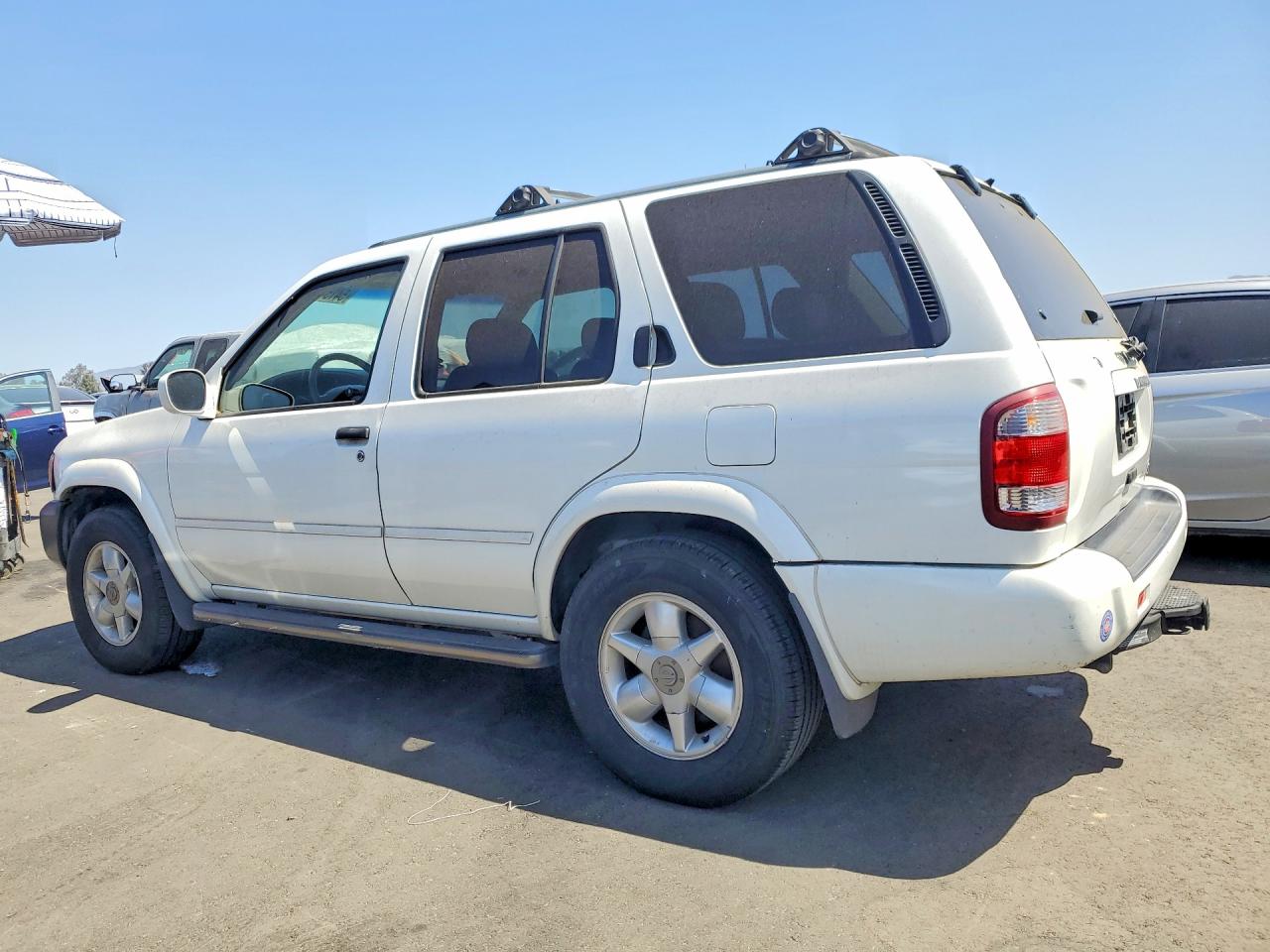 Nissan Pathfinder Xe