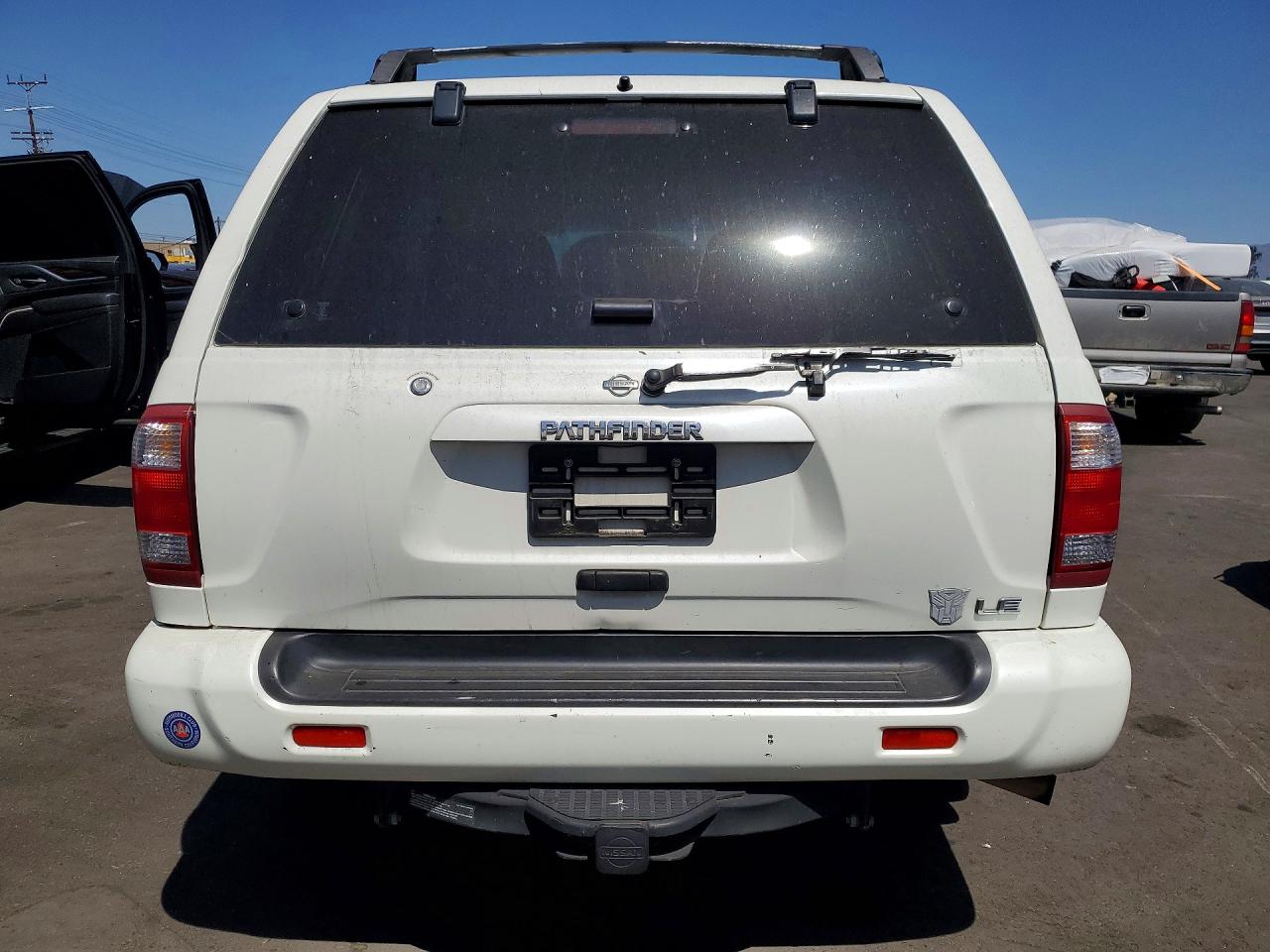 Nissan Pathfinder Xe