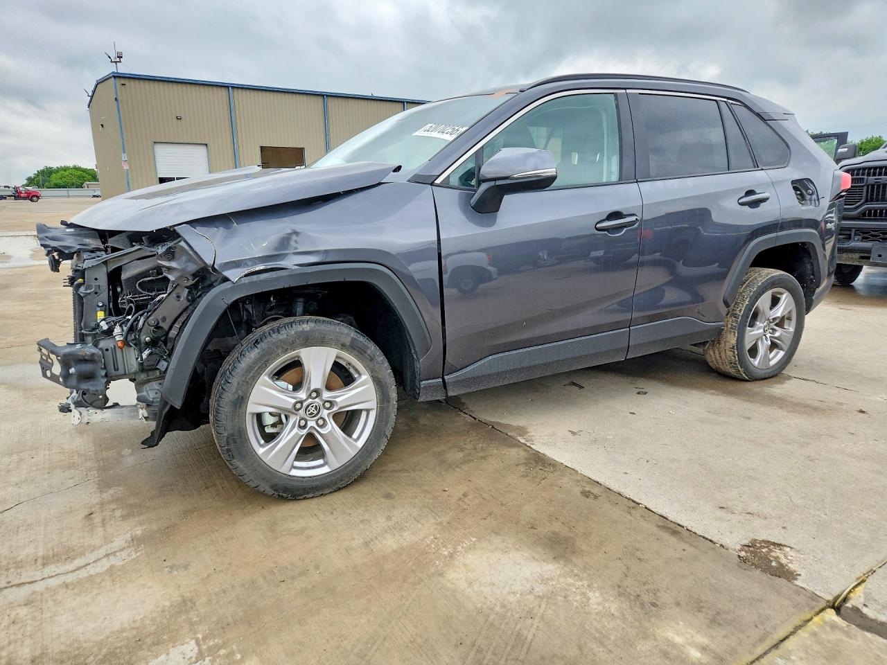 Salvage Toyota RAV4 Image