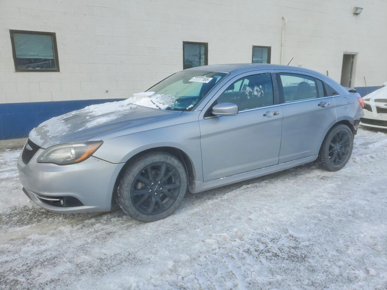 Salvage Chrysler 200 Image