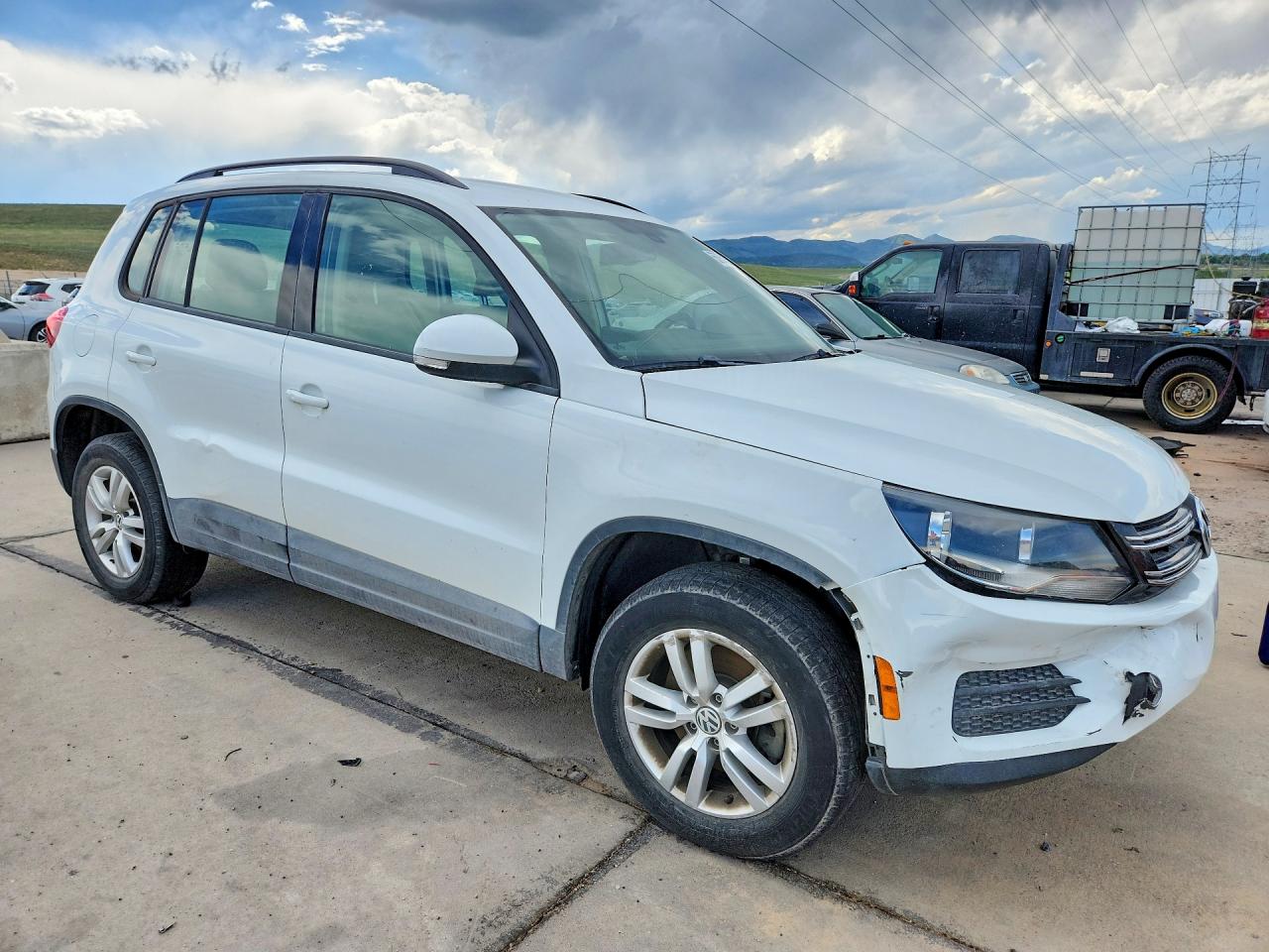 Volkswagen Tiguan S