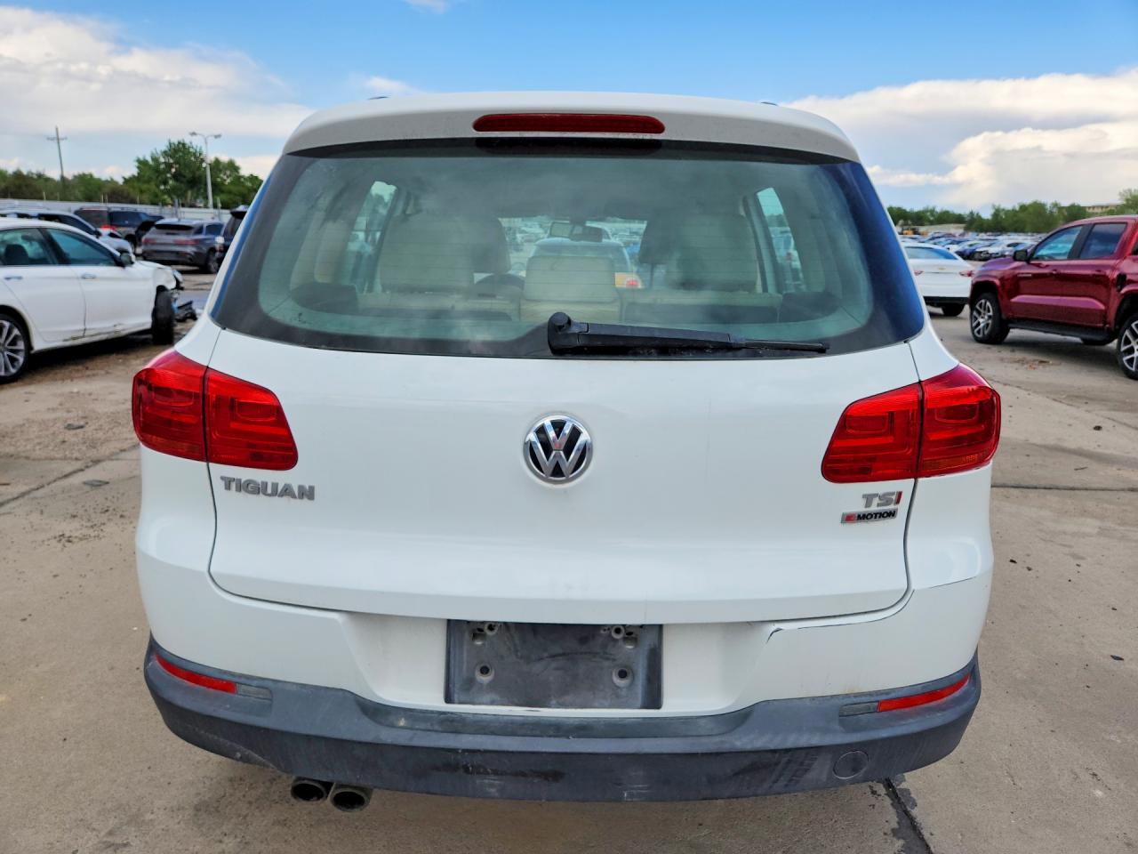 Volkswagen Tiguan S