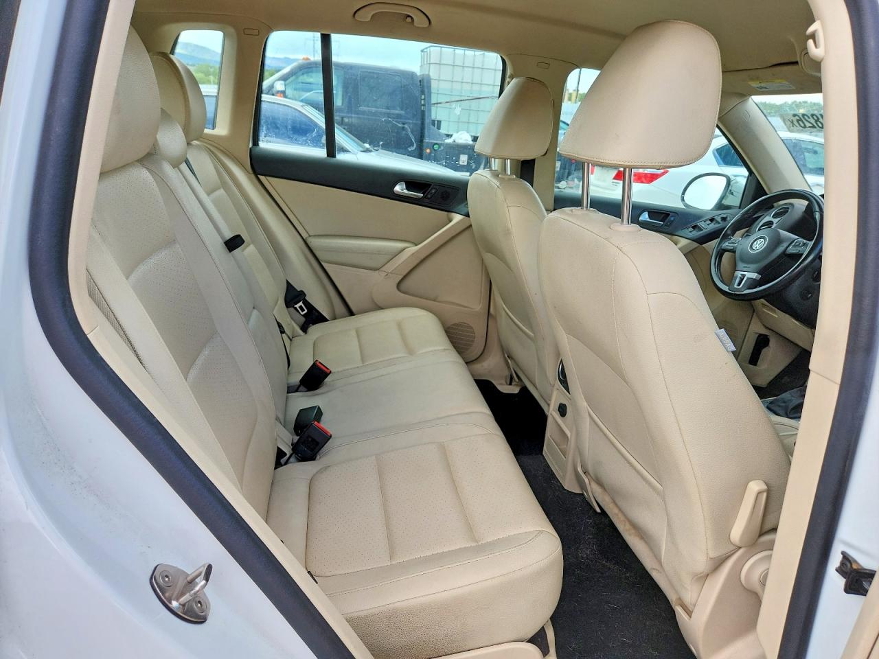 Volkswagen Tiguan S