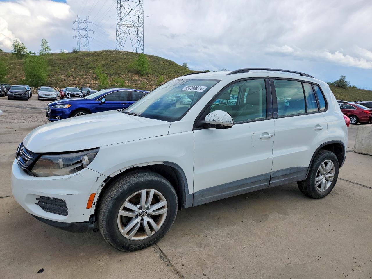 Salvage Volkswagen Tiguan Image