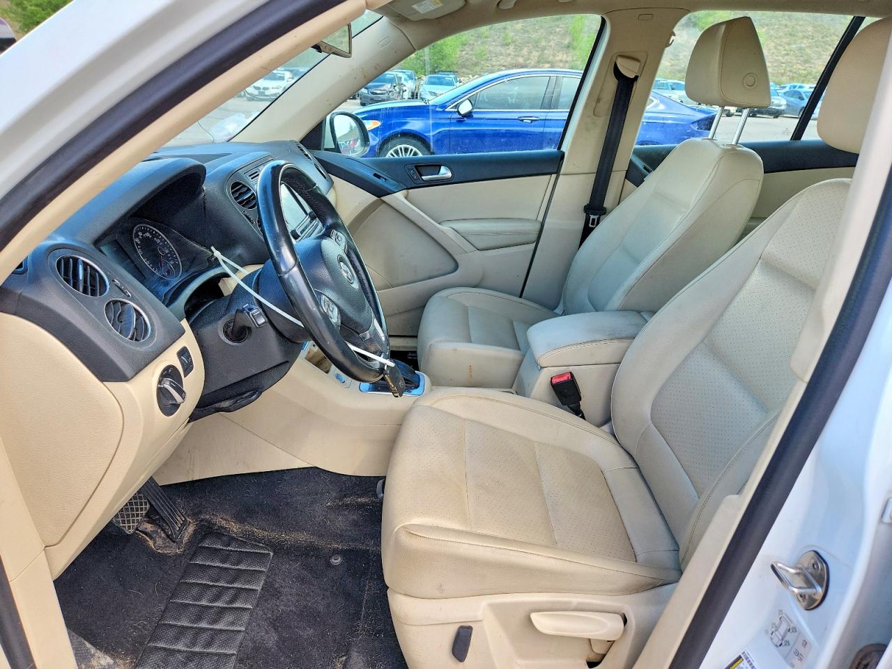 Volkswagen Tiguan S