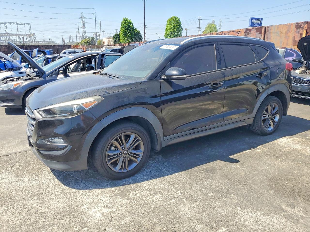 Salvage Hyundai TUCSON Image