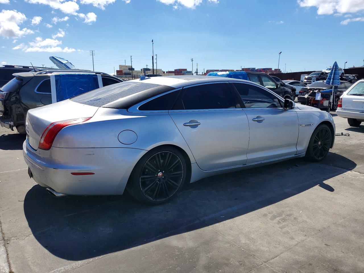Jaguar XJ Portfolio
