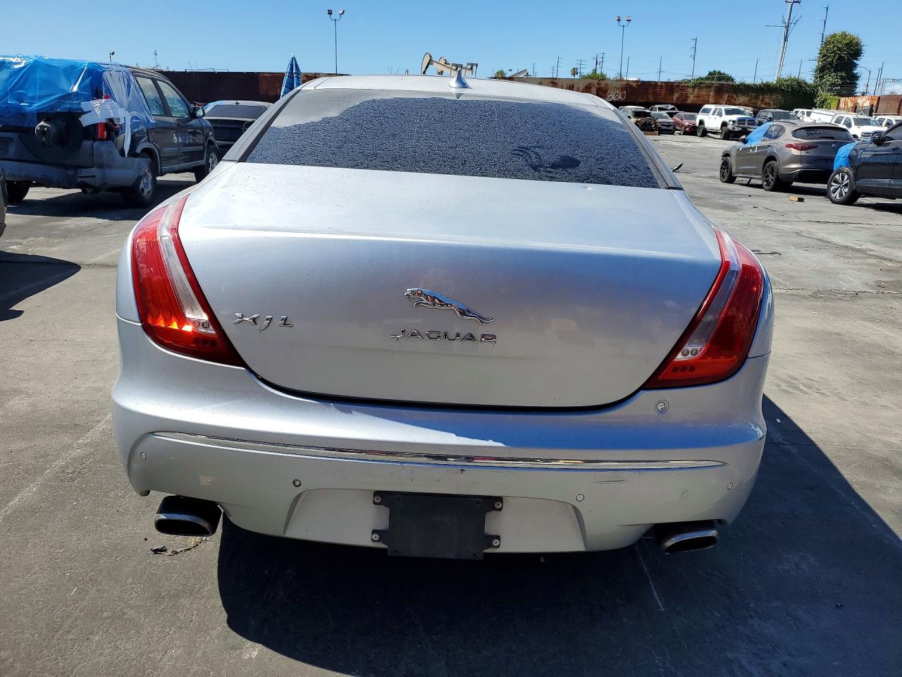 Jaguar XJ Portfolio