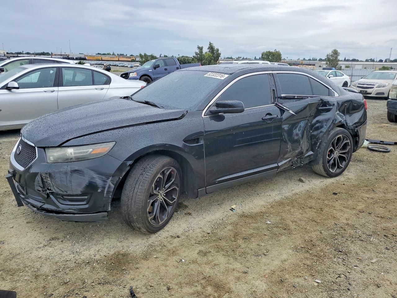 Salvage Ford Taurus Image