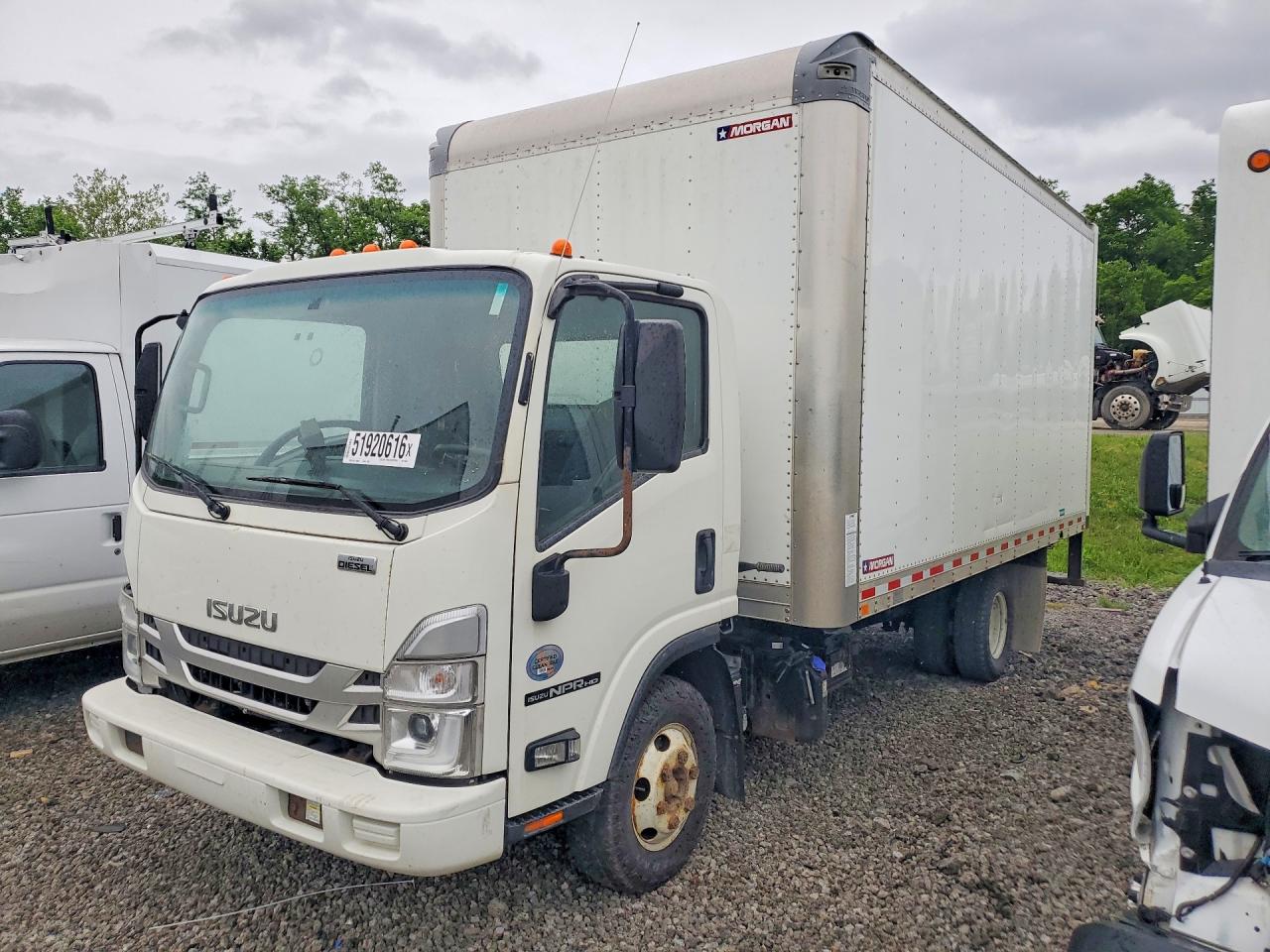 Salvage Isuzu Npr Image