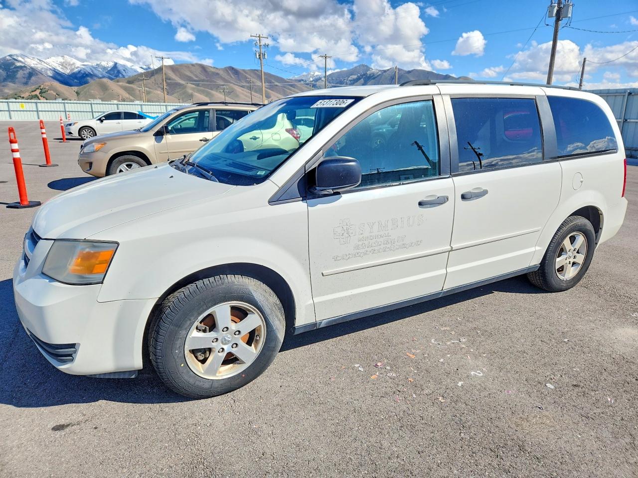 Salvage Dodge Caravan Image