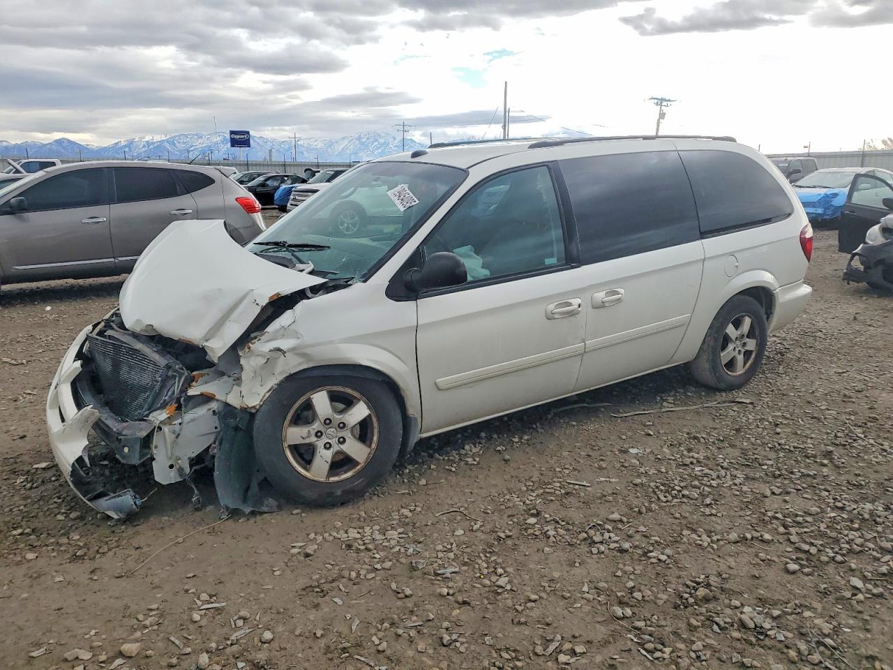 Salvage Dodge Grand Caravan Image
