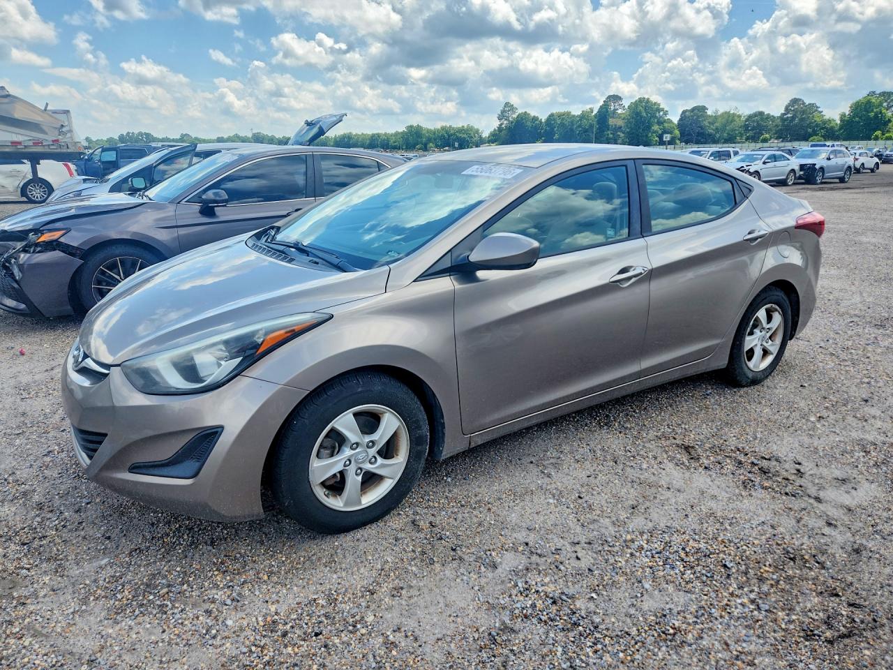 Salvage Hyundai ELANTRA Image