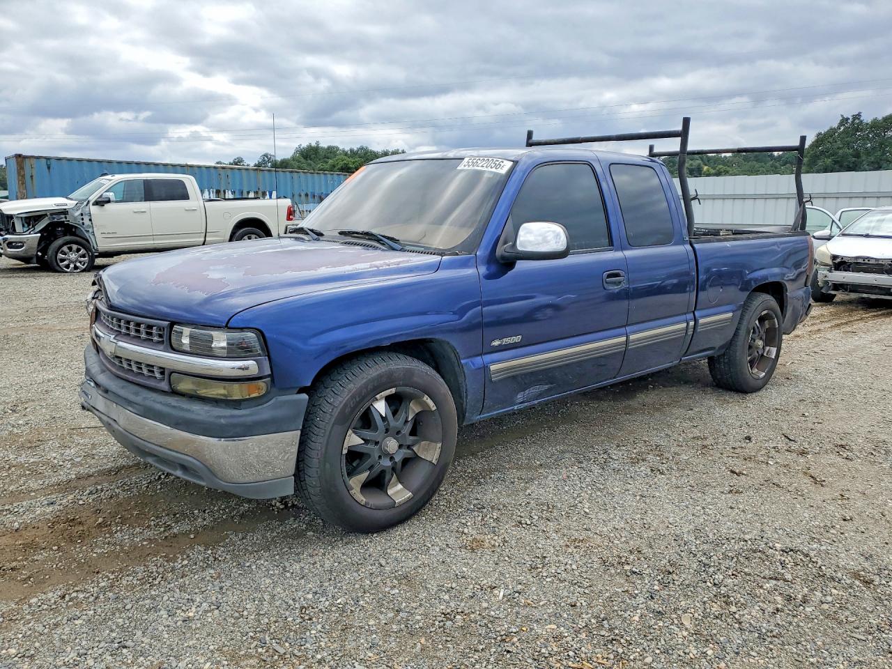 Salvage Chevrolet Silverado Image