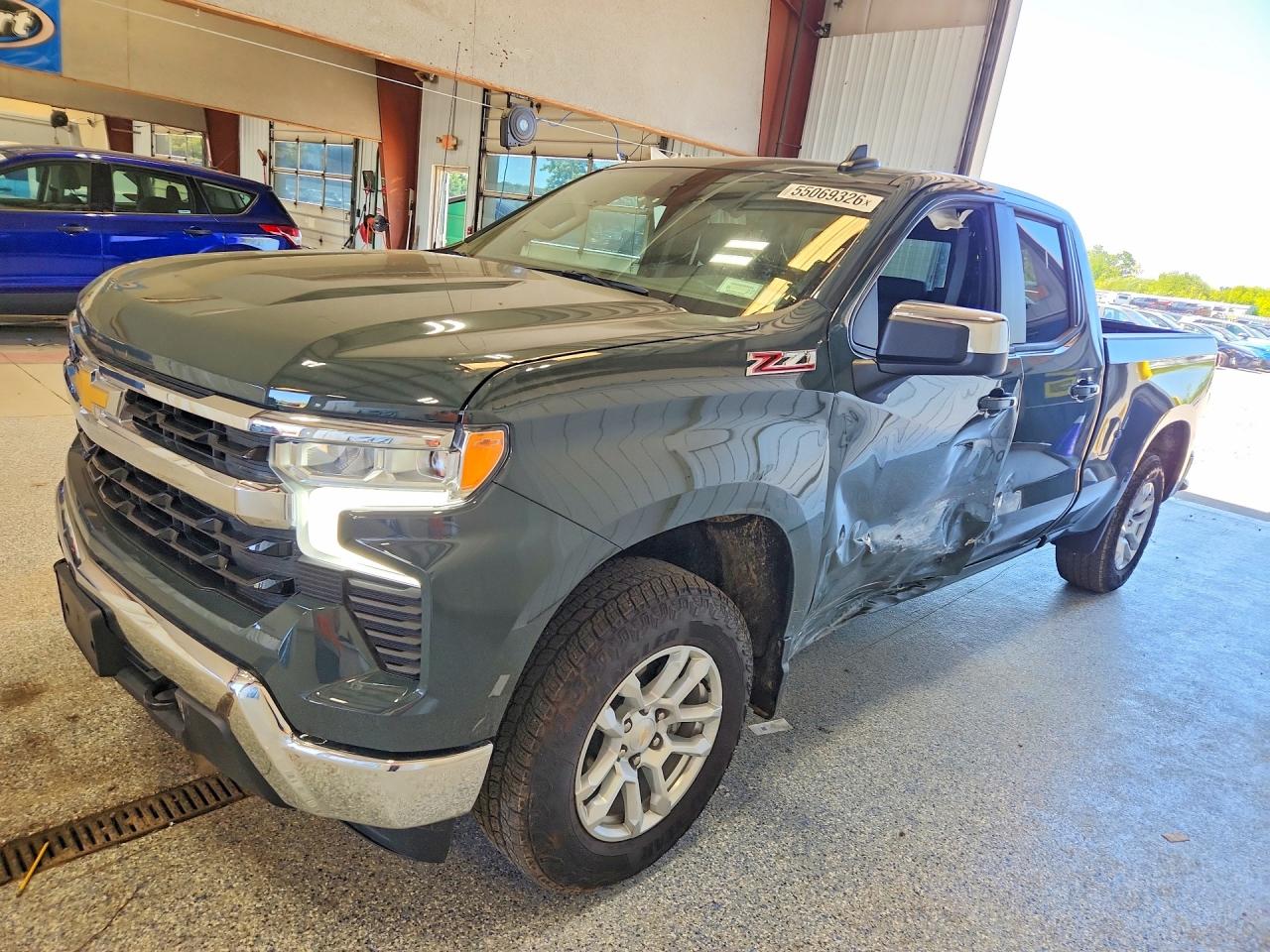 Salvage Chevrolet Silverado Image