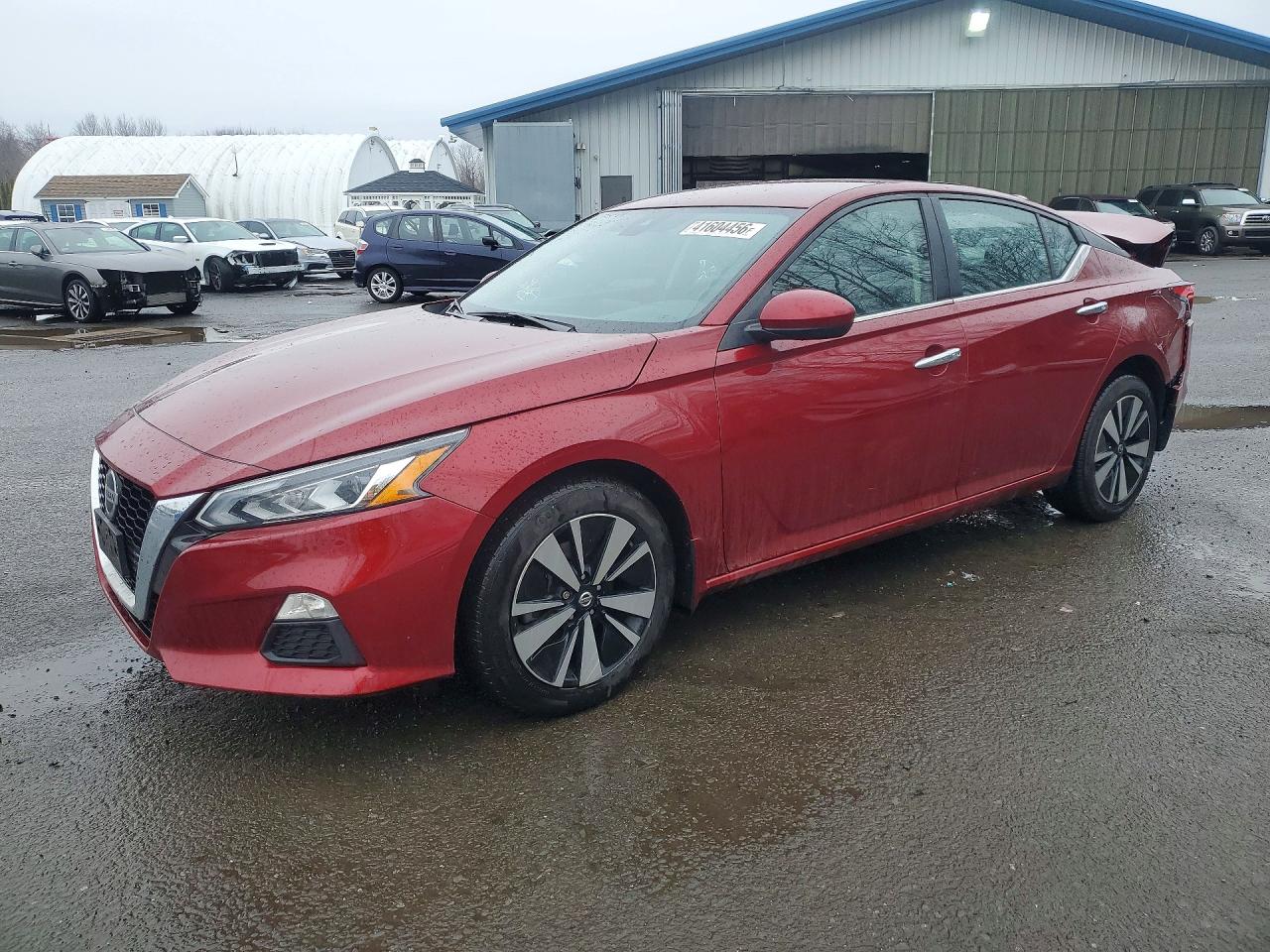 Salvage Nissan Altima Image