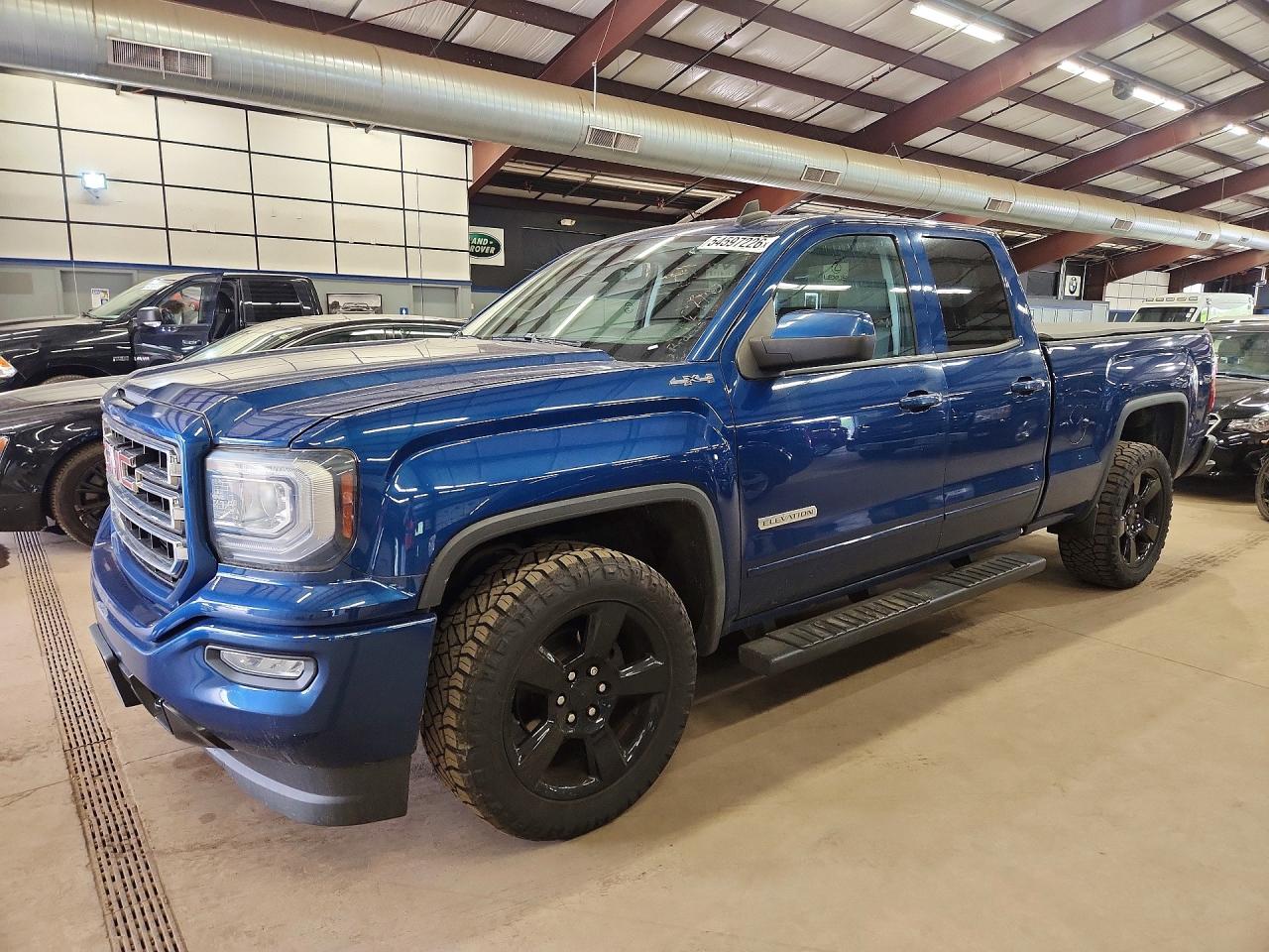 Salvage GMC Sierra Image