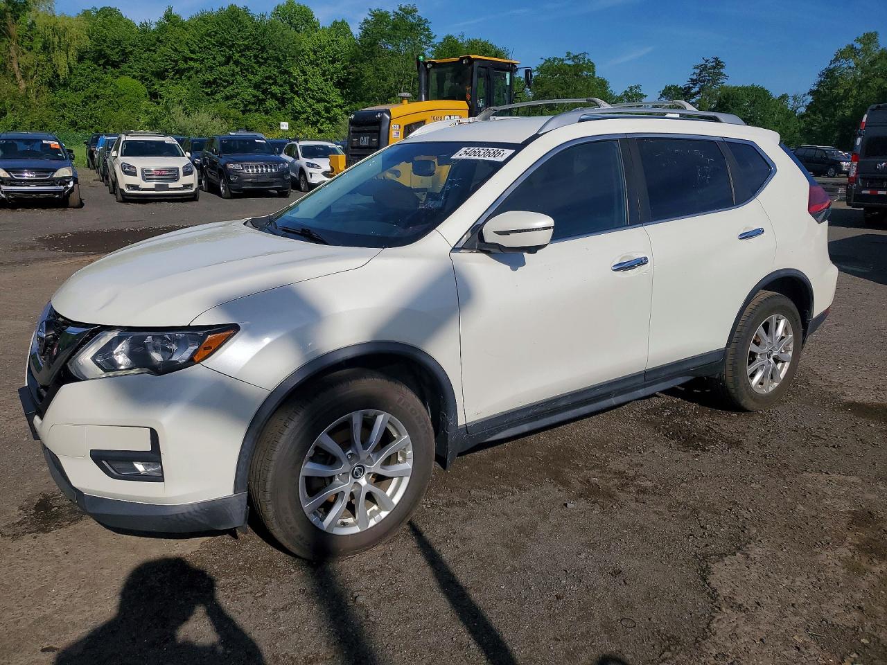 Salvage Nissan Rogue Image