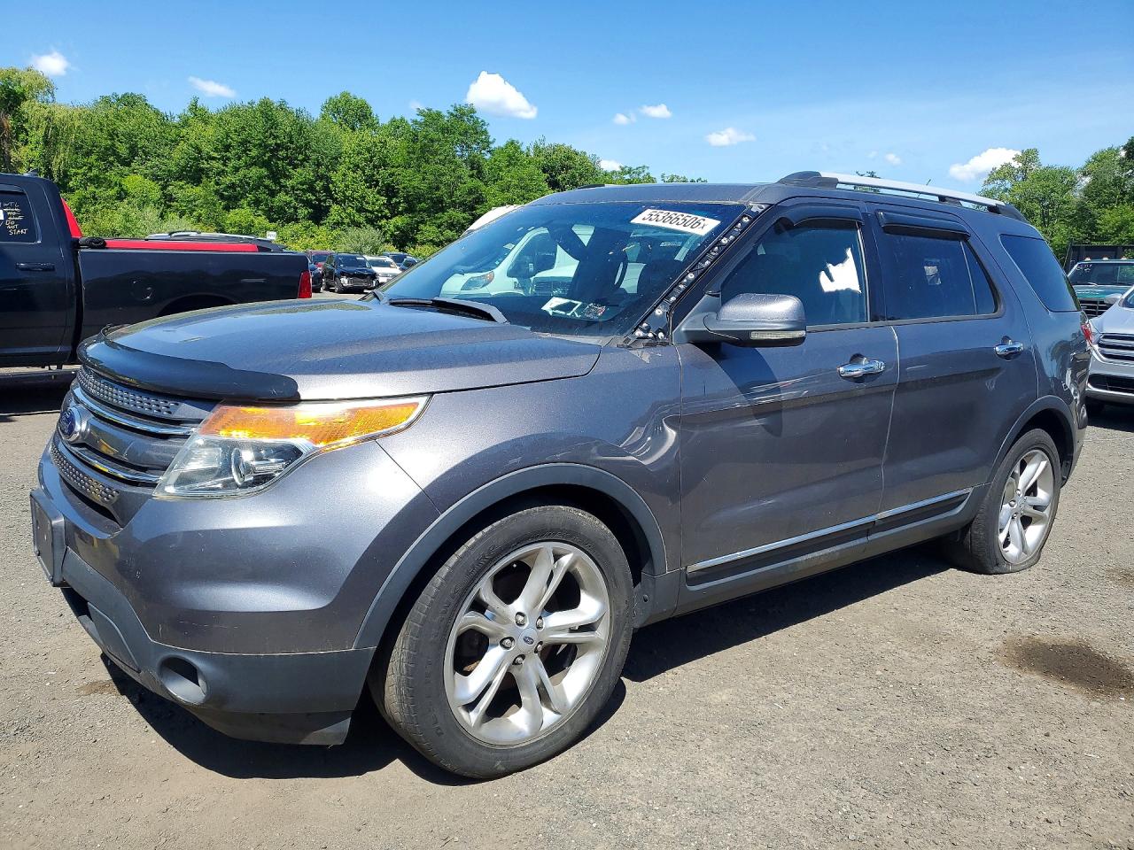 Salvage Ford Explorer Image