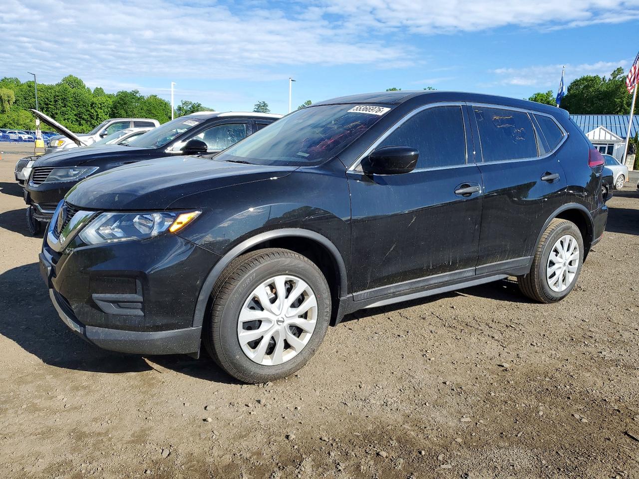 Salvage Nissan Rogue Image