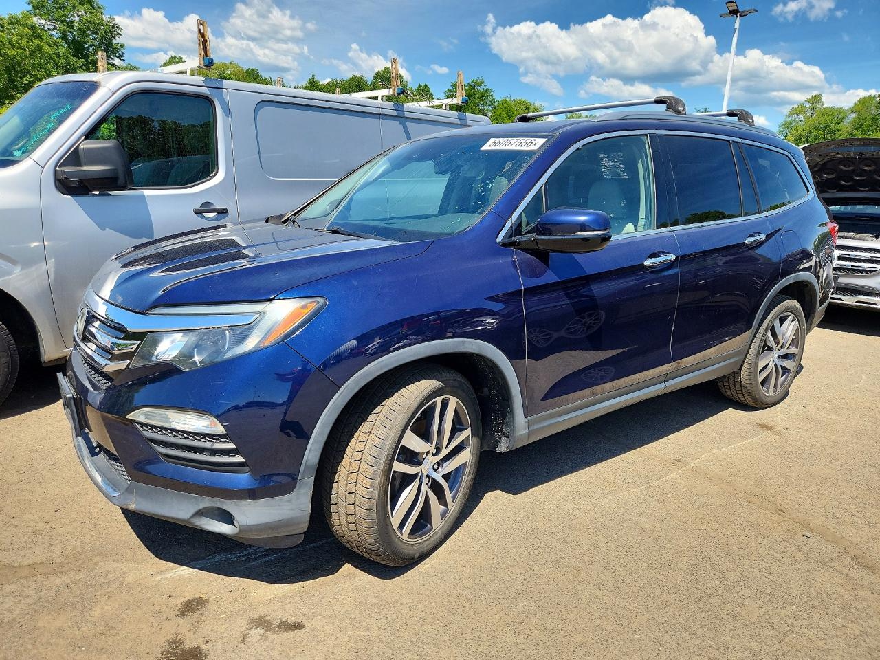 Salvage Honda Pilot Image