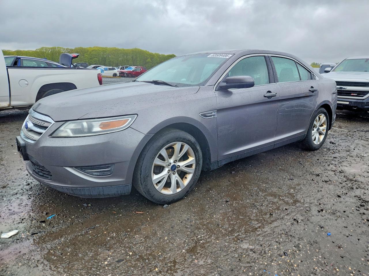 Salvage Ford Taurus Image