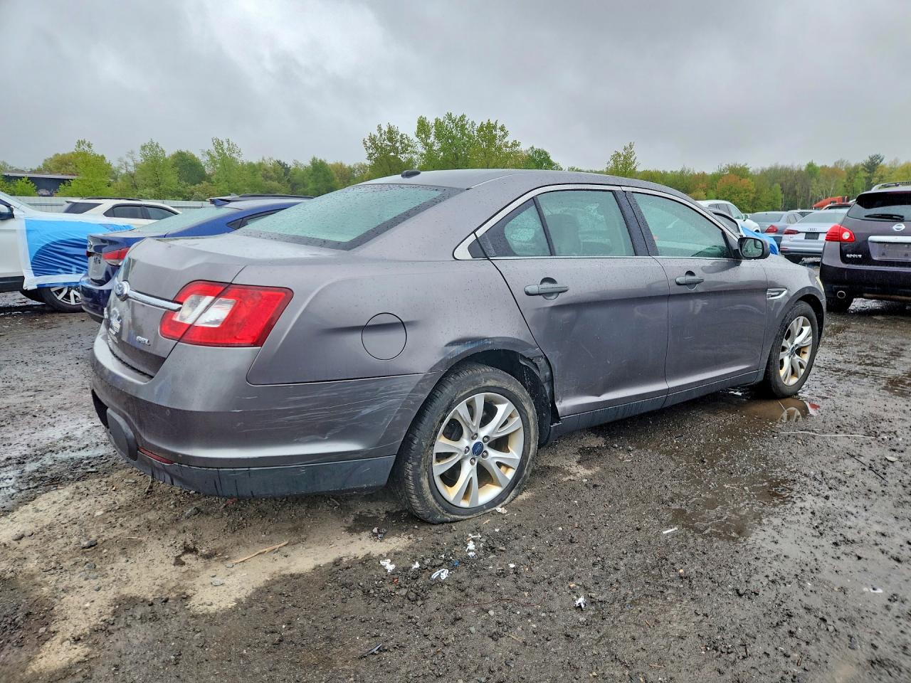 Ford Taurus Sel