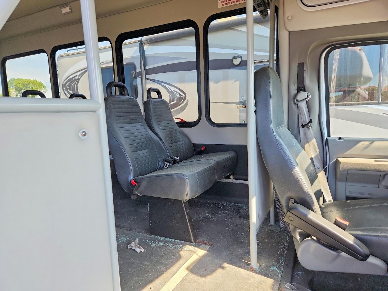 Ford Econoline E450 Super Duty Cutaway Van Rv