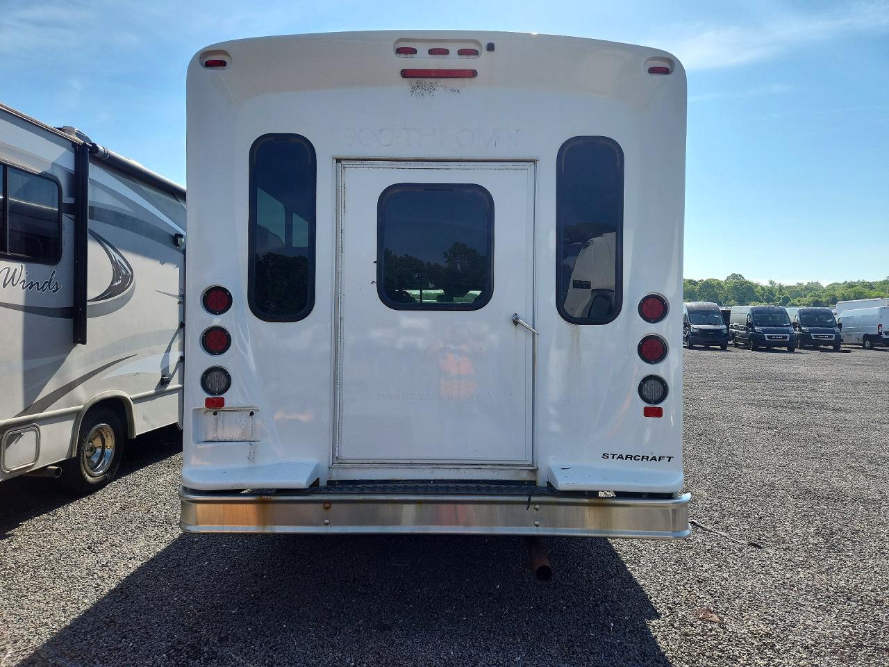 Ford Econoline E450 Super Duty Cutaway Van Rv