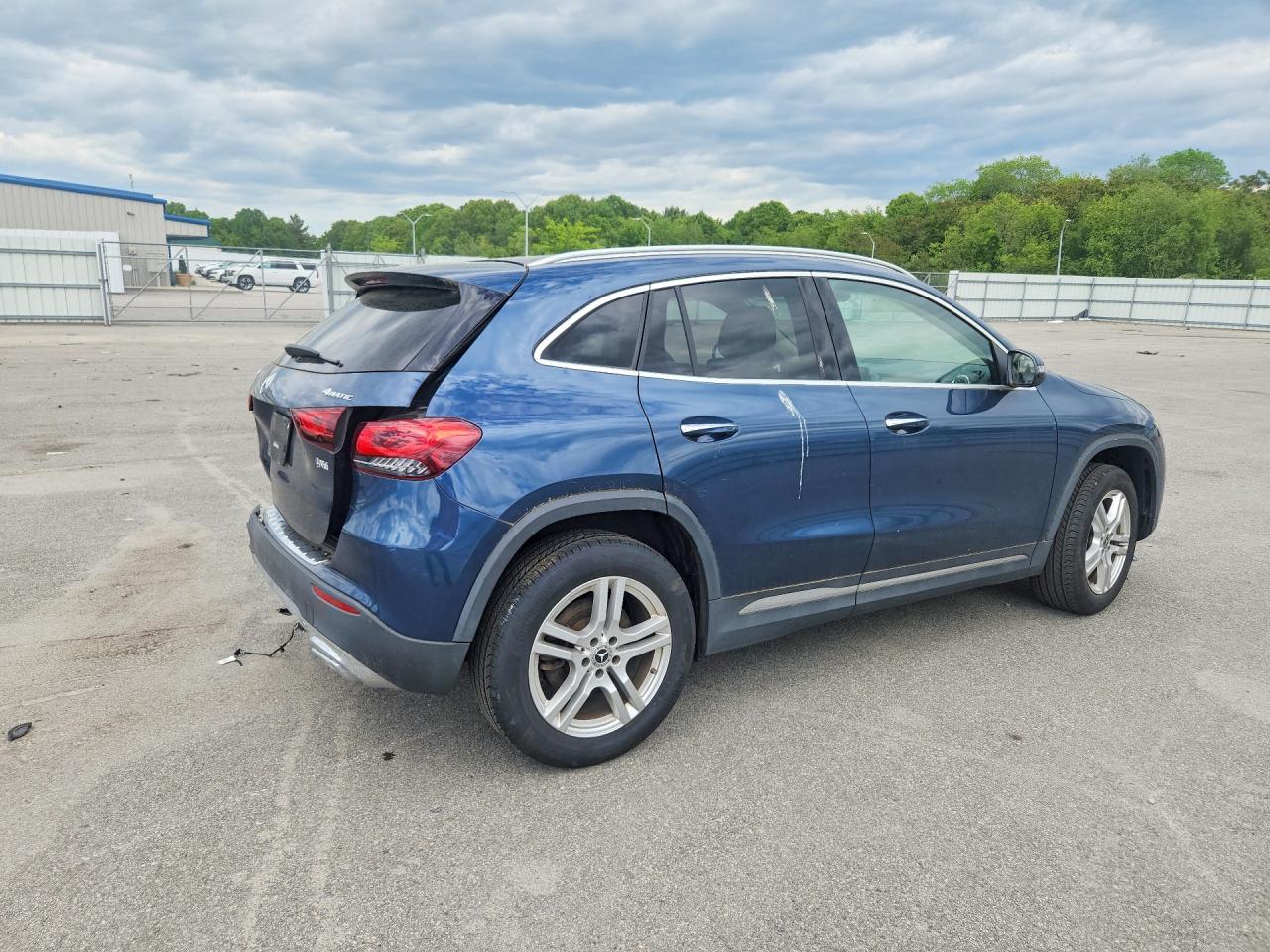Mercedes-Benz GLA 250 4matic