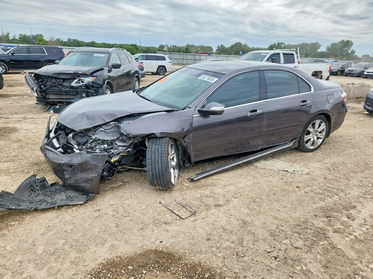 Salvage Acura RL Image