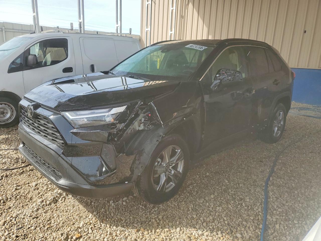 Salvage Toyota RAV4 Image