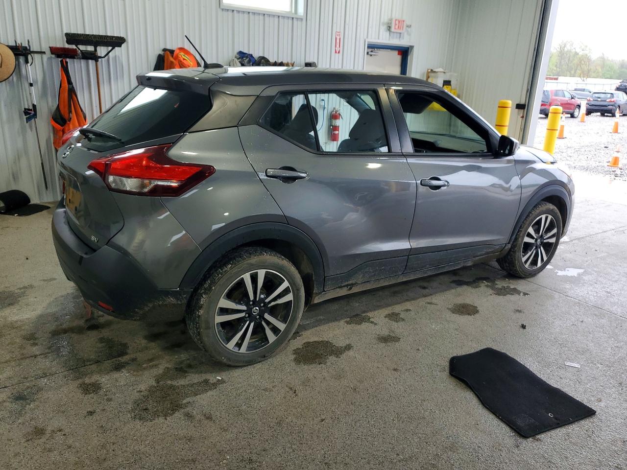 Nissan Kicks S