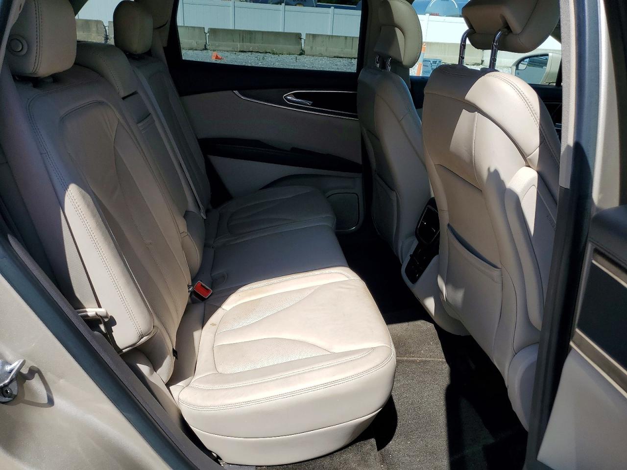 Lincoln MKX Select