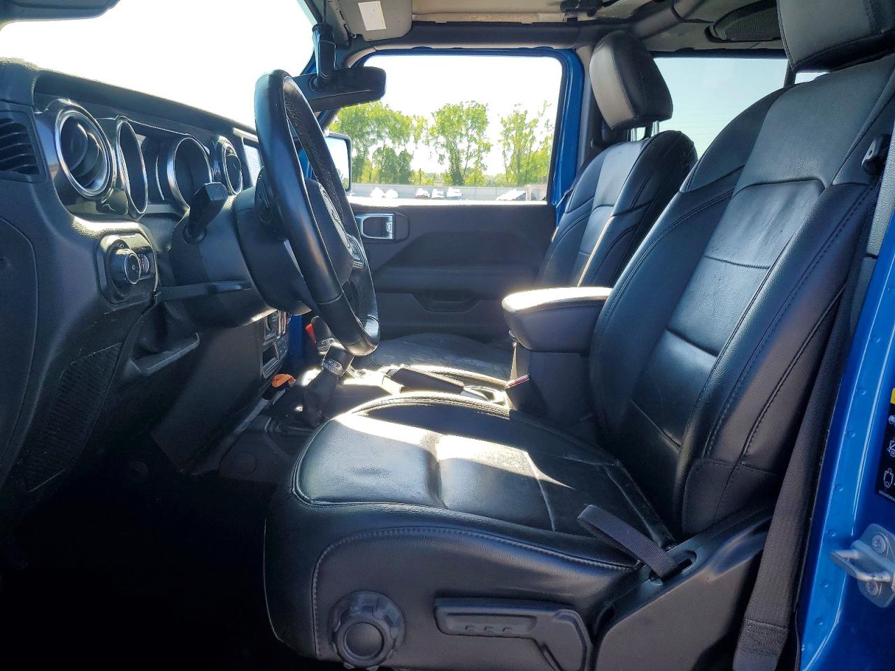 Jeep Wrangler Sahara