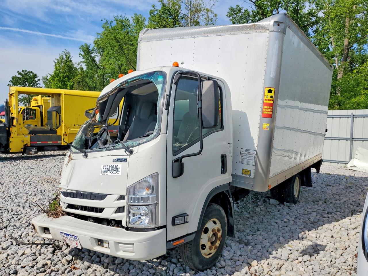 Salvage Isuzu Npr Image