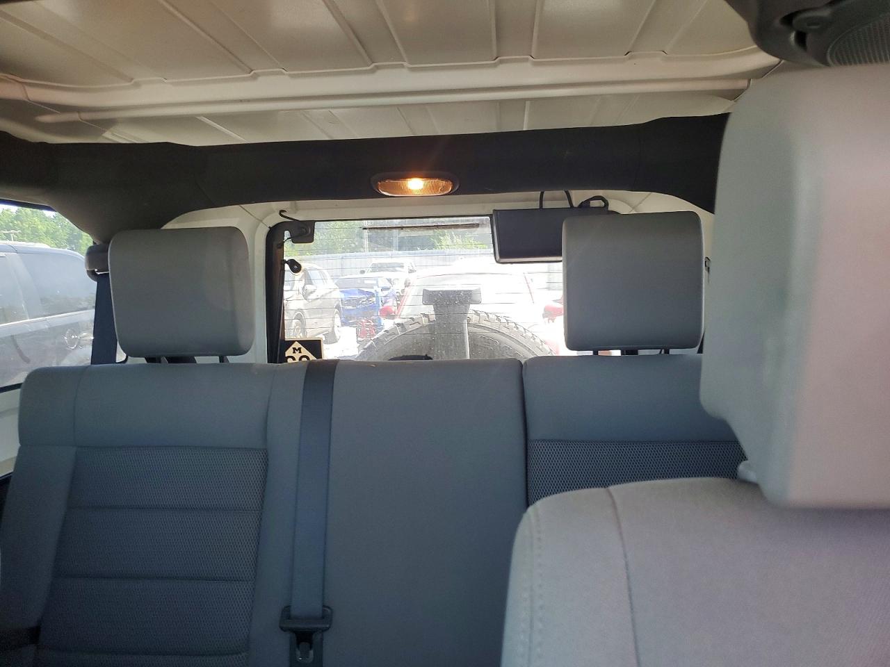 Jeep Wrangler Sahara