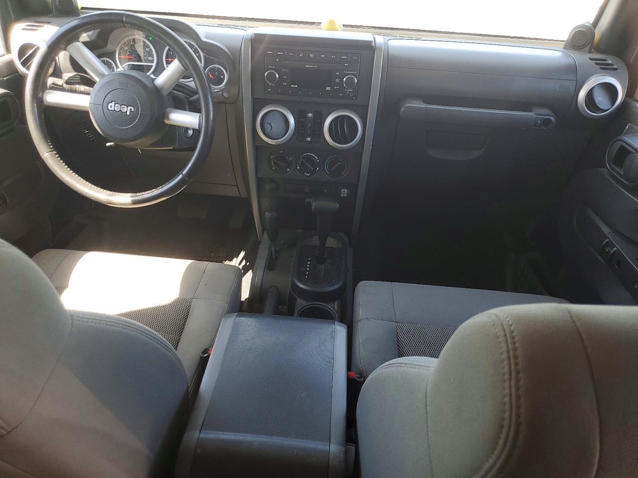 Jeep Wrangler Sahara