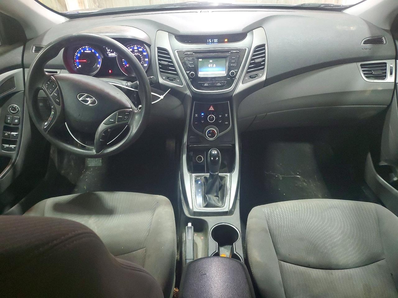Hyundai ELANTRA