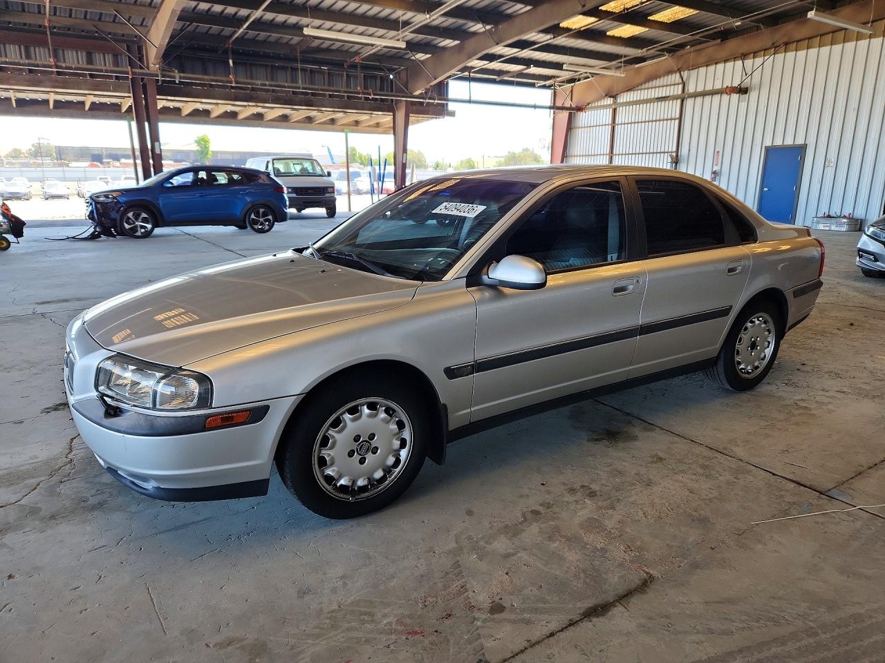 Salvage Volvo S80 Image