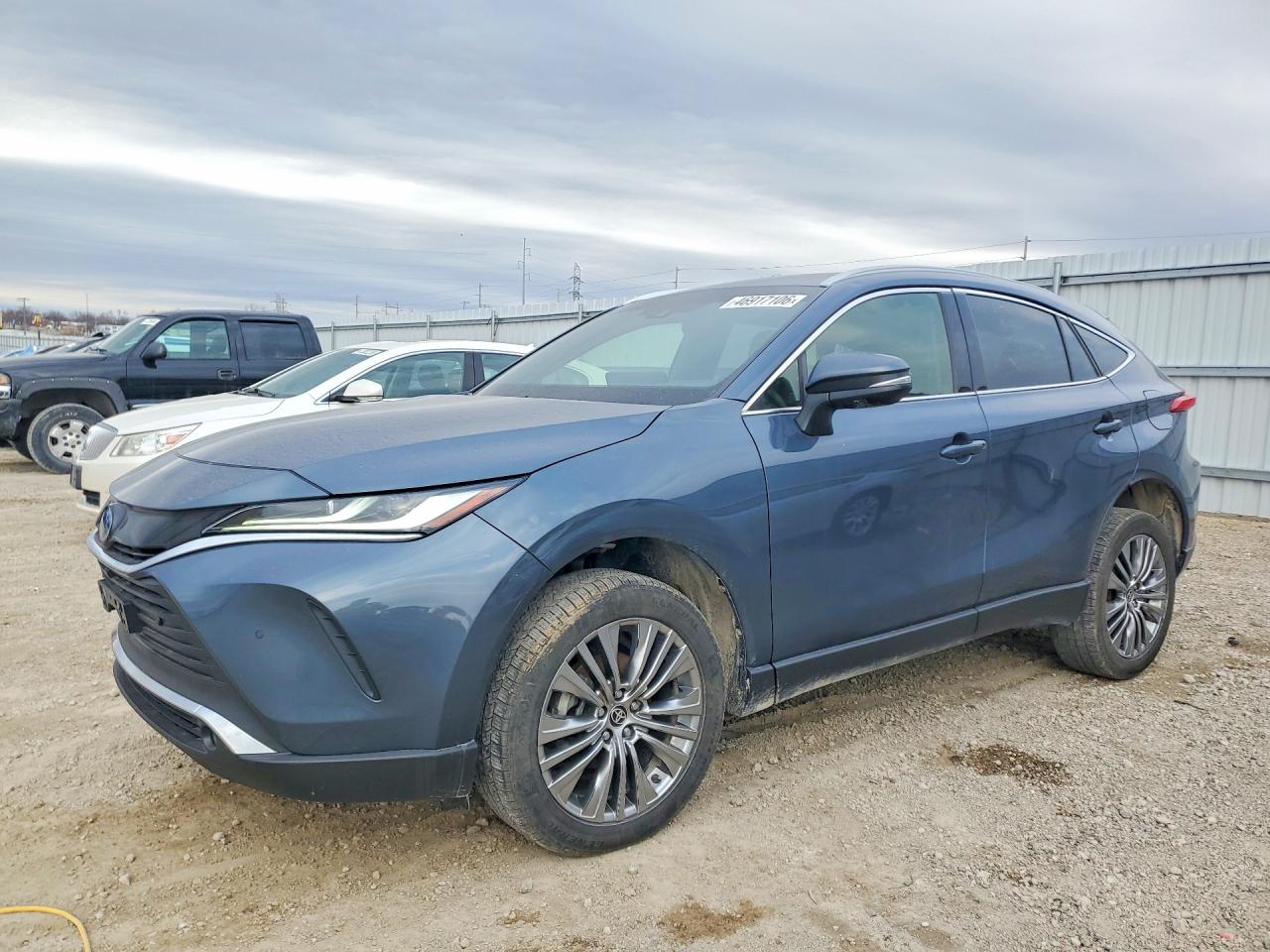 Salvage Toyota Venza Image
