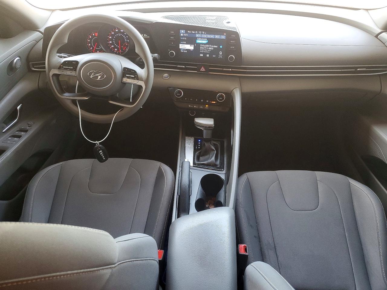 Hyundai ELANTRA Sel